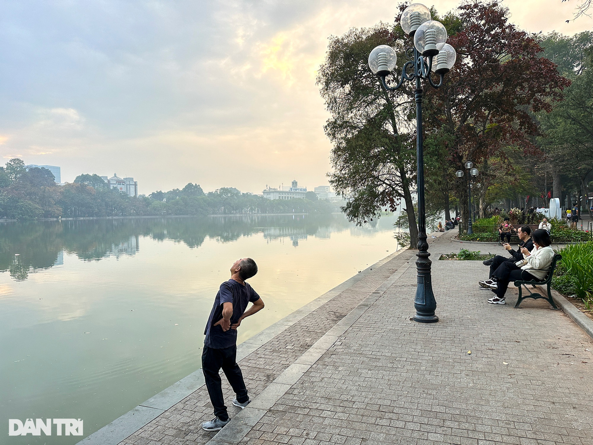 Hình ảnh đường phố Hà Nội yên bình trong ngày đầu năm mới 2024 - 4