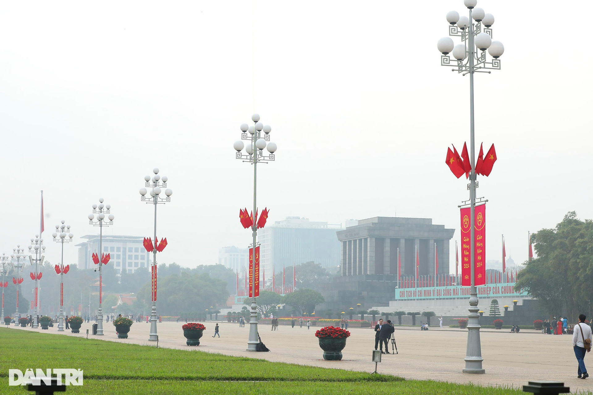 Hình ảnh đường phố Hà Nội yên bình trong ngày đầu năm mới 2024 - 6