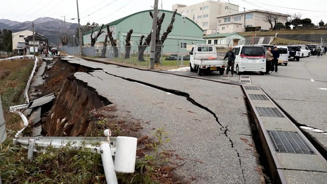 Động đất cực mạnh ở Nhật Bản, cảnh báo sóng thần cao tới 5m ảnh 4