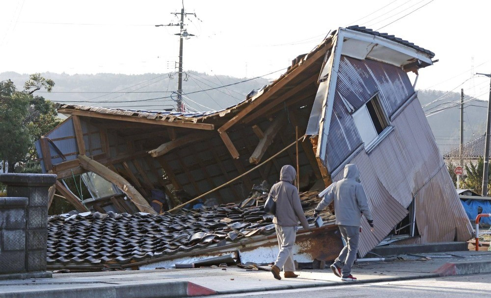 Động đất ngày đầu năm mới ở Nhật Bản: Nhói lòng cảnh nhà cửa tan hoang, ít nhất 30 người thiệt mạng ảnh 13