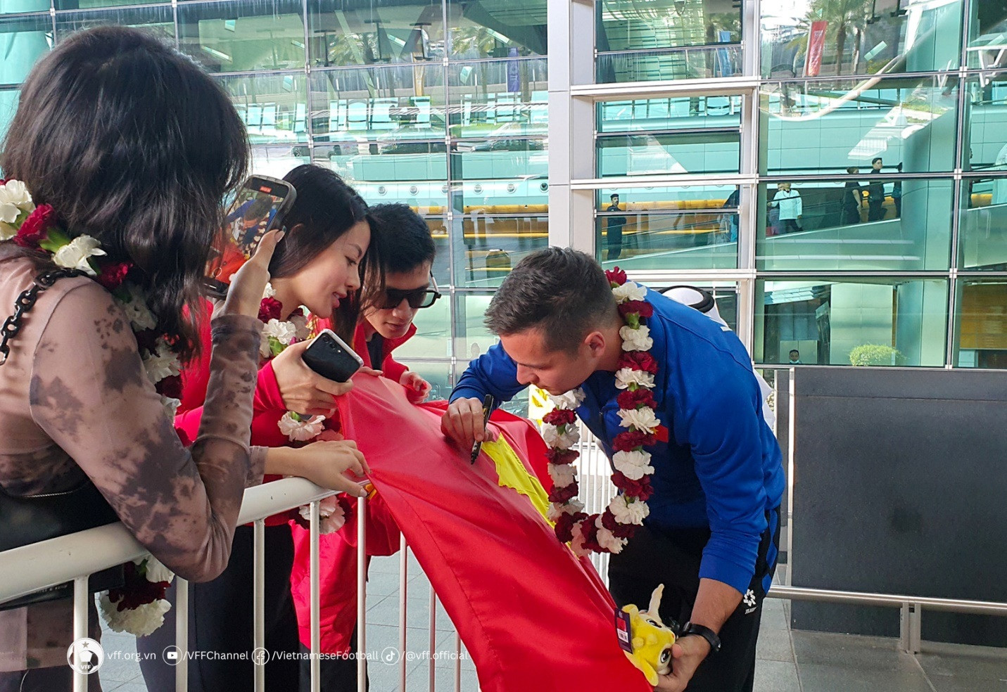 Đội tuyển Việt Nam được tiếp đón nồng nhiệt tại Qatar - 5