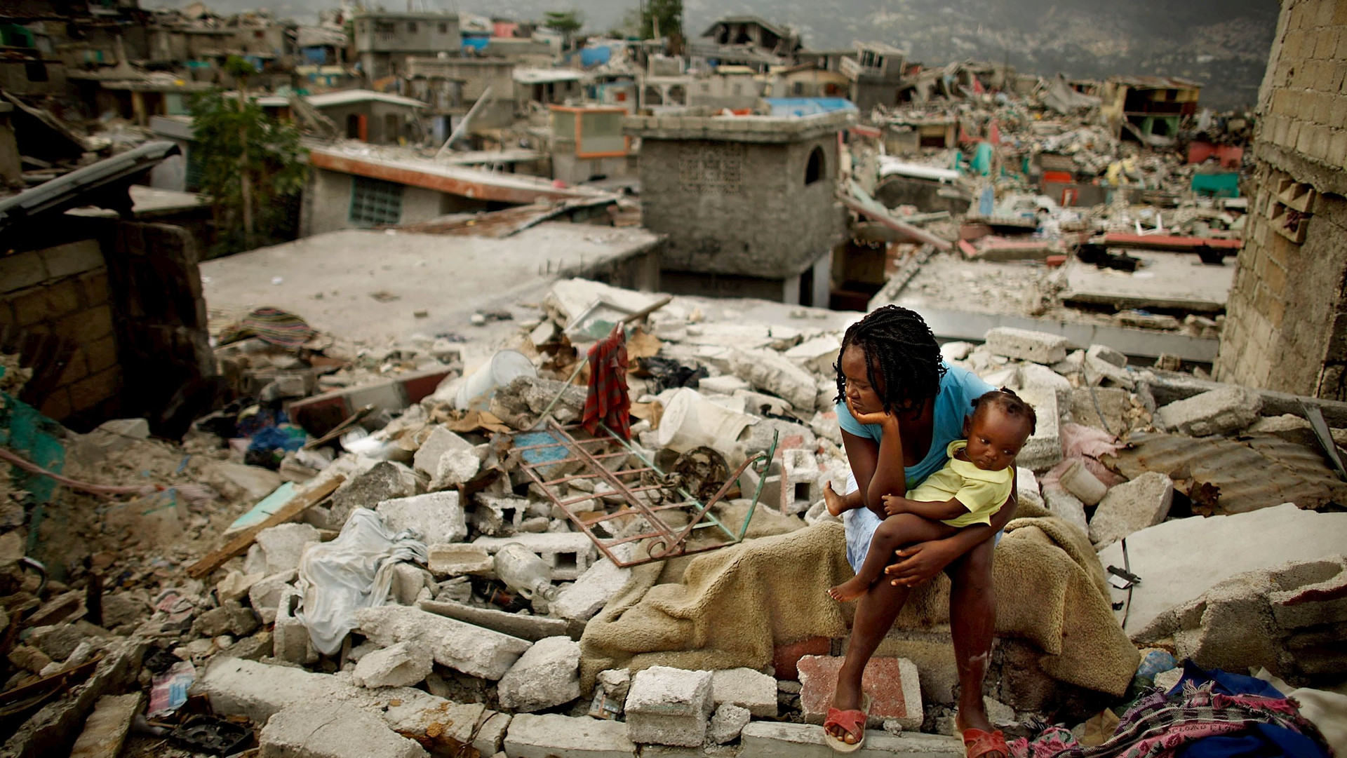 haiti-earthquake-gettyimages-97108718.jpg