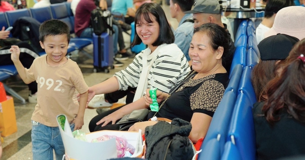Tăng hàng trăm chuyến, nhiều chặng bay vẫn 'cạn vé'