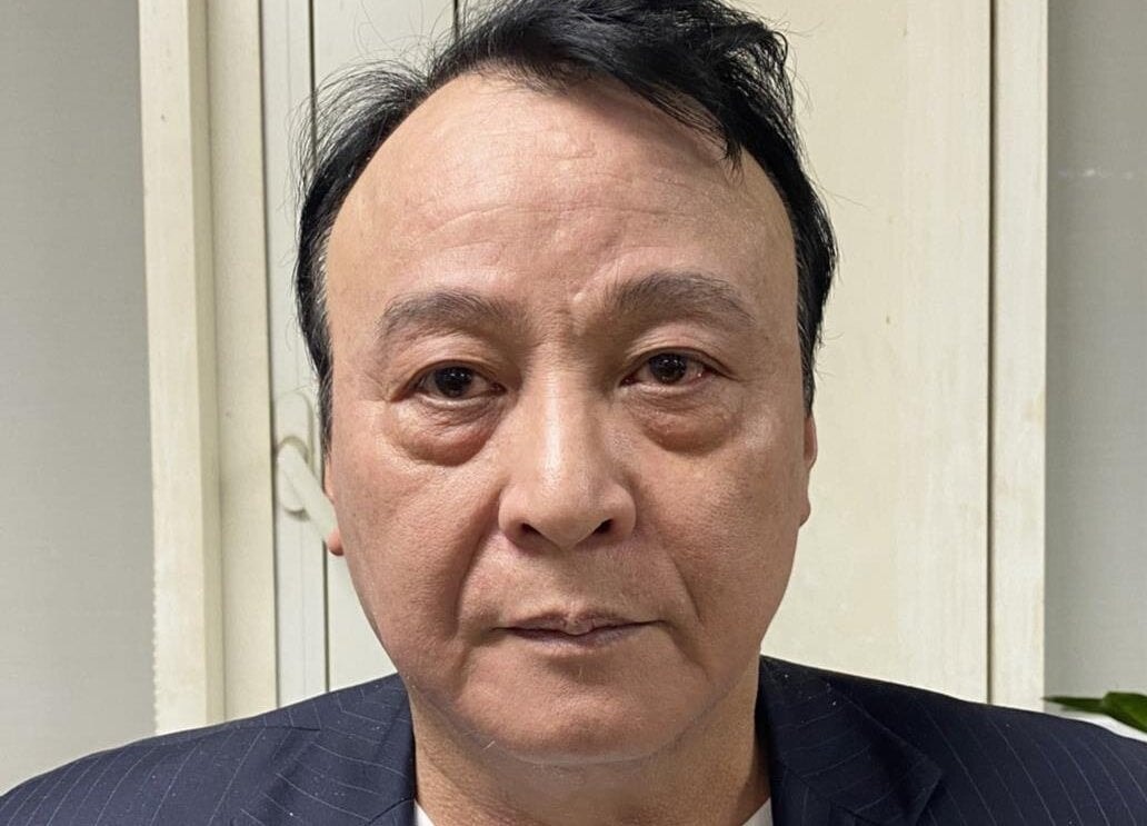 Chủ tịch Tân Hoàng Minh Đỗ Anh Dũng và con trai sắp hầu toà