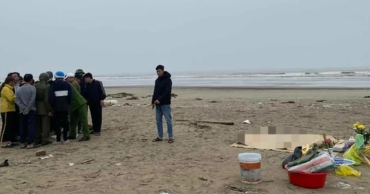 Thi thể nữ giới trôi dạt vào bờ biển ở Hà Tĩnh