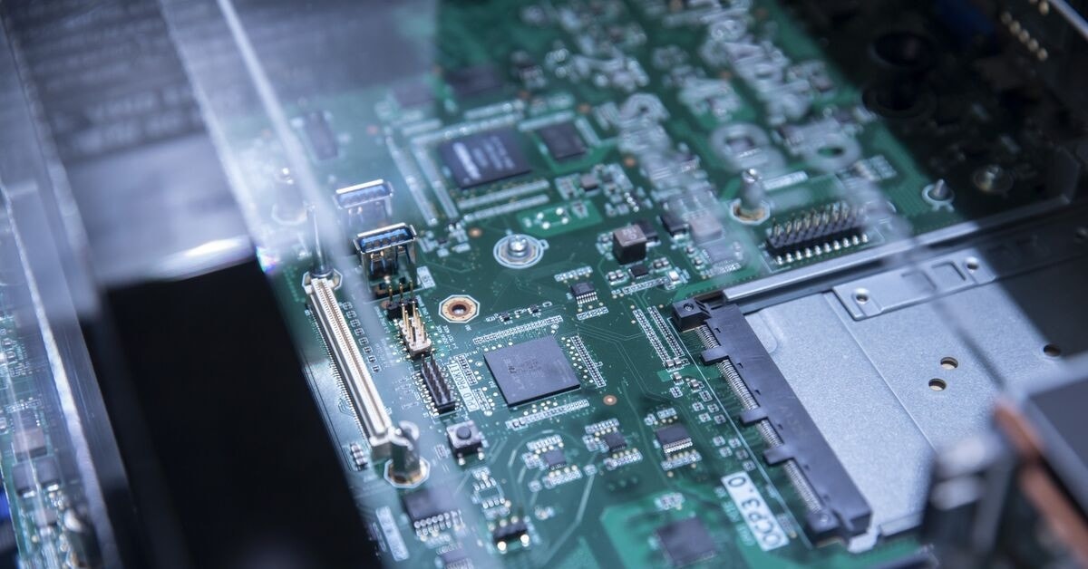 Thêm hãng bán dẫn Mỹ đau đầu tìm cách bán chip AI cho Trung Quốc