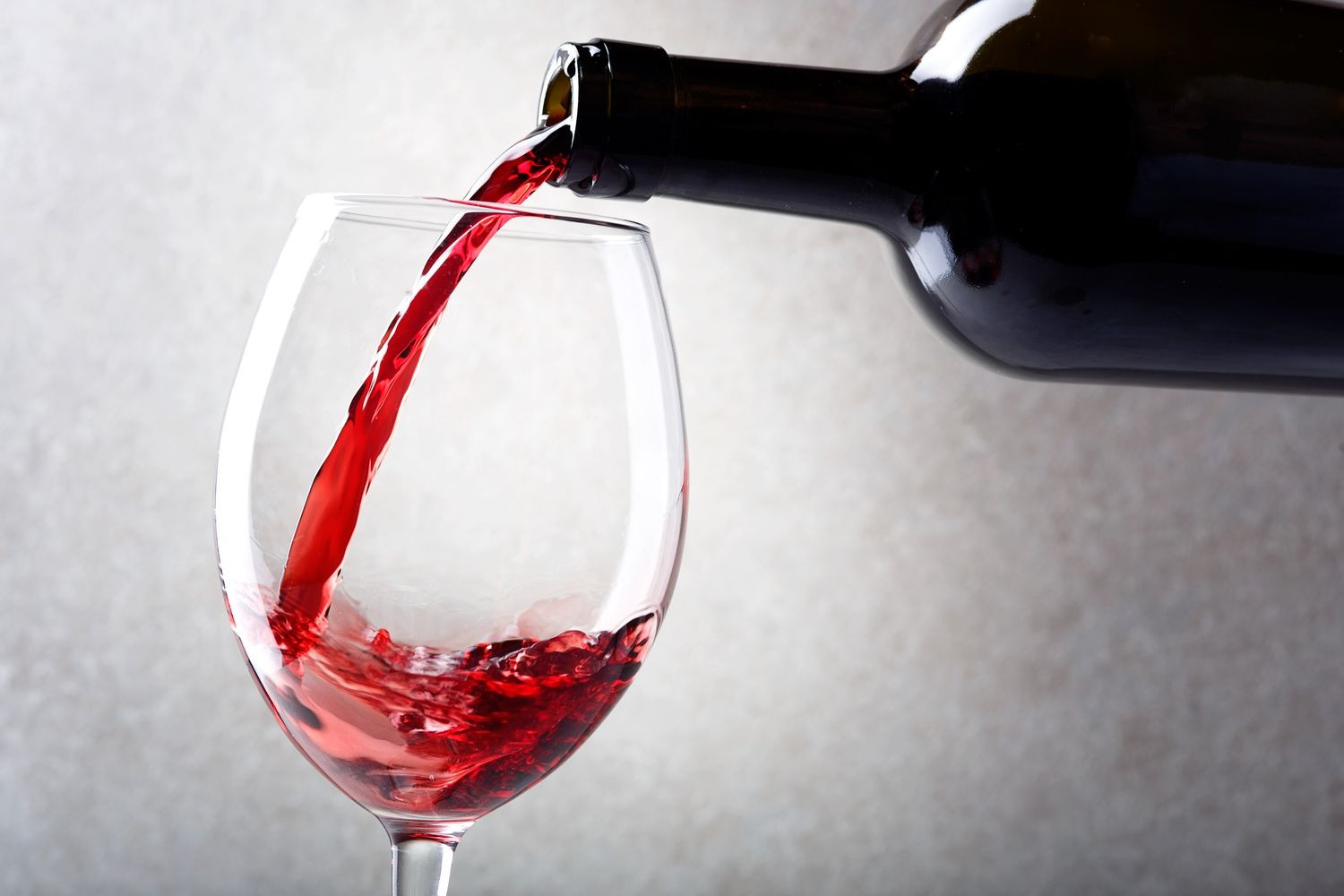 Rượu vang đỏ giúp tăng ham muốn ở cả nam và nữ? - 1