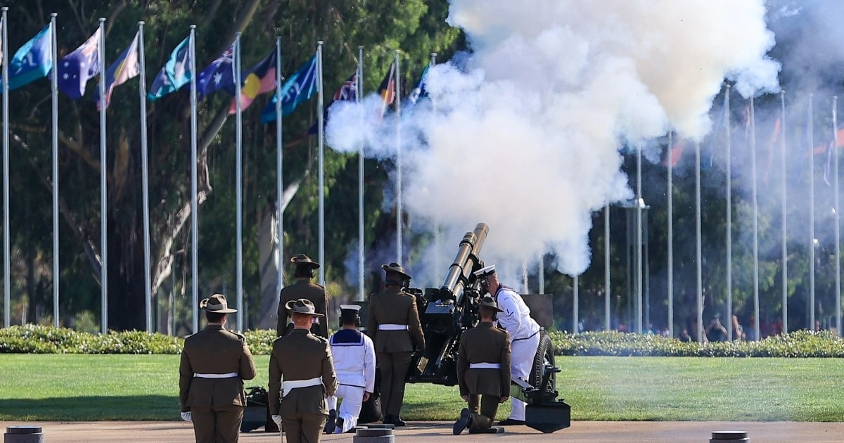 Australia bắn 19 loạt đại bác chào đón Thủ tướng Phạm Minh Chính