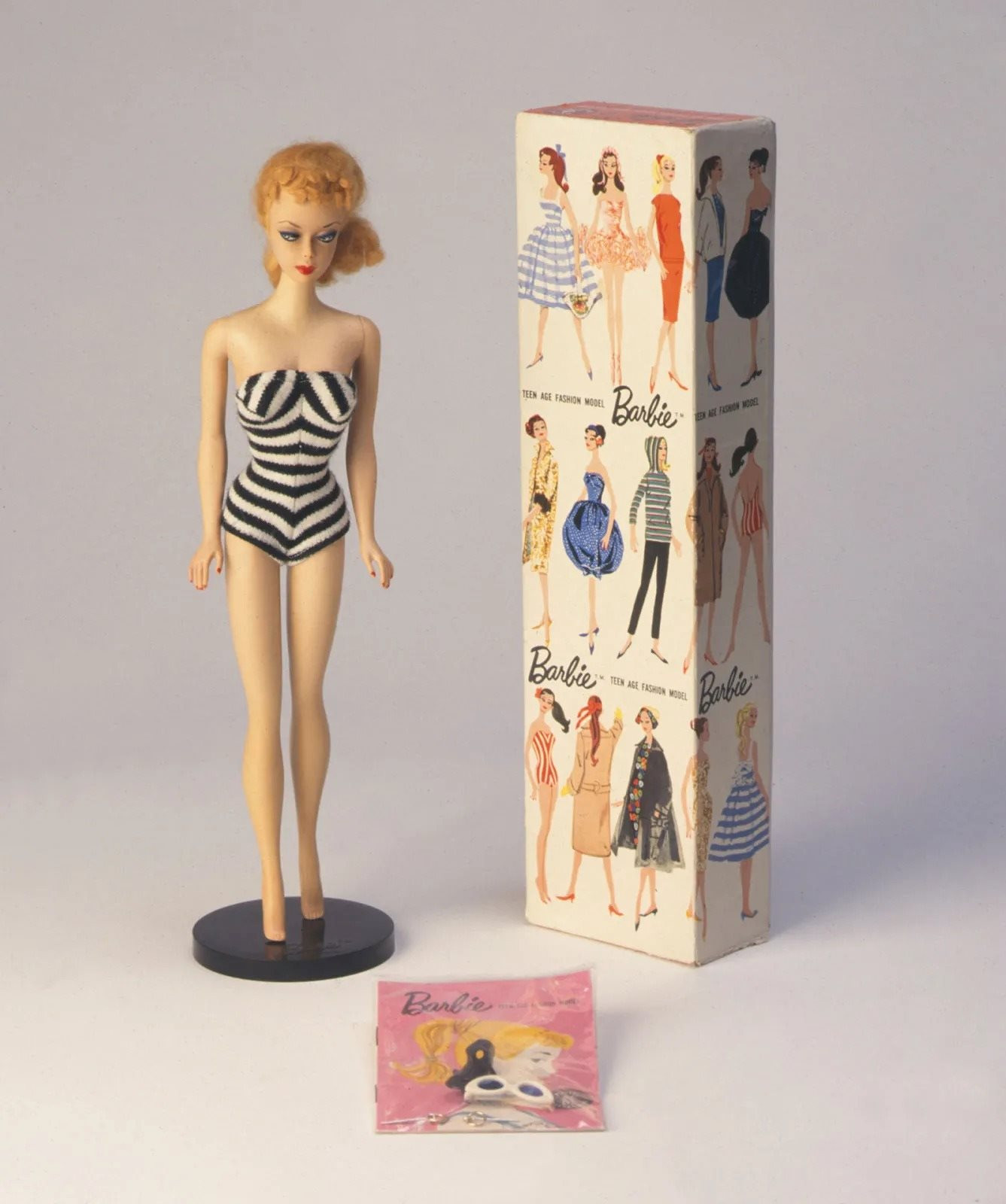 barbie-doll-box-accessories-1959_11zon.jpg