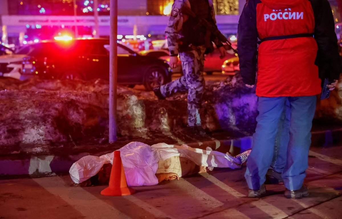 Hiện trường vụ tấn công khủng bố khiến hơn 60 người chết ở Moscow - 5