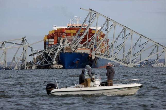 Mỹ: Thủy thủ đoàn nói tàu container bị 'mất kiểm soát' trước khi đâm sập cầu ảnh 6