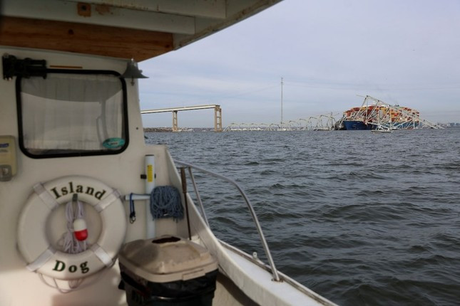 Mỹ: Thủy thủ đoàn nói tàu container bị 'mất kiểm soát' trước khi đâm sập cầu ảnh 10