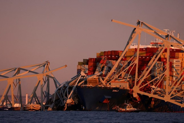 Mỹ: Thủy thủ đoàn nói tàu container bị 'mất kiểm soát' trước khi đâm sập cầu ảnh 4