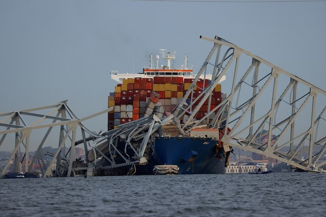 Mỹ: Thủy thủ đoàn nói tàu container bị 'mất kiểm soát' trước khi đâm sập cầu ảnh 7