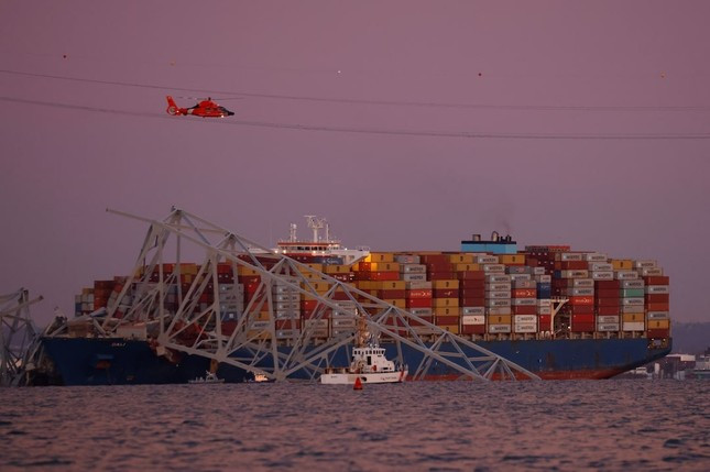 Mỹ: Thủy thủ đoàn nói tàu container bị 'mất kiểm soát' trước khi đâm sập cầu ảnh 3