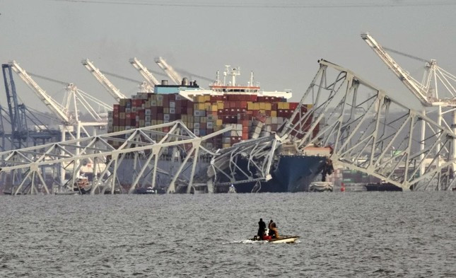 Mỹ: Thủy thủ đoàn nói tàu container bị 'mất kiểm soát' trước khi đâm sập cầu ảnh 12