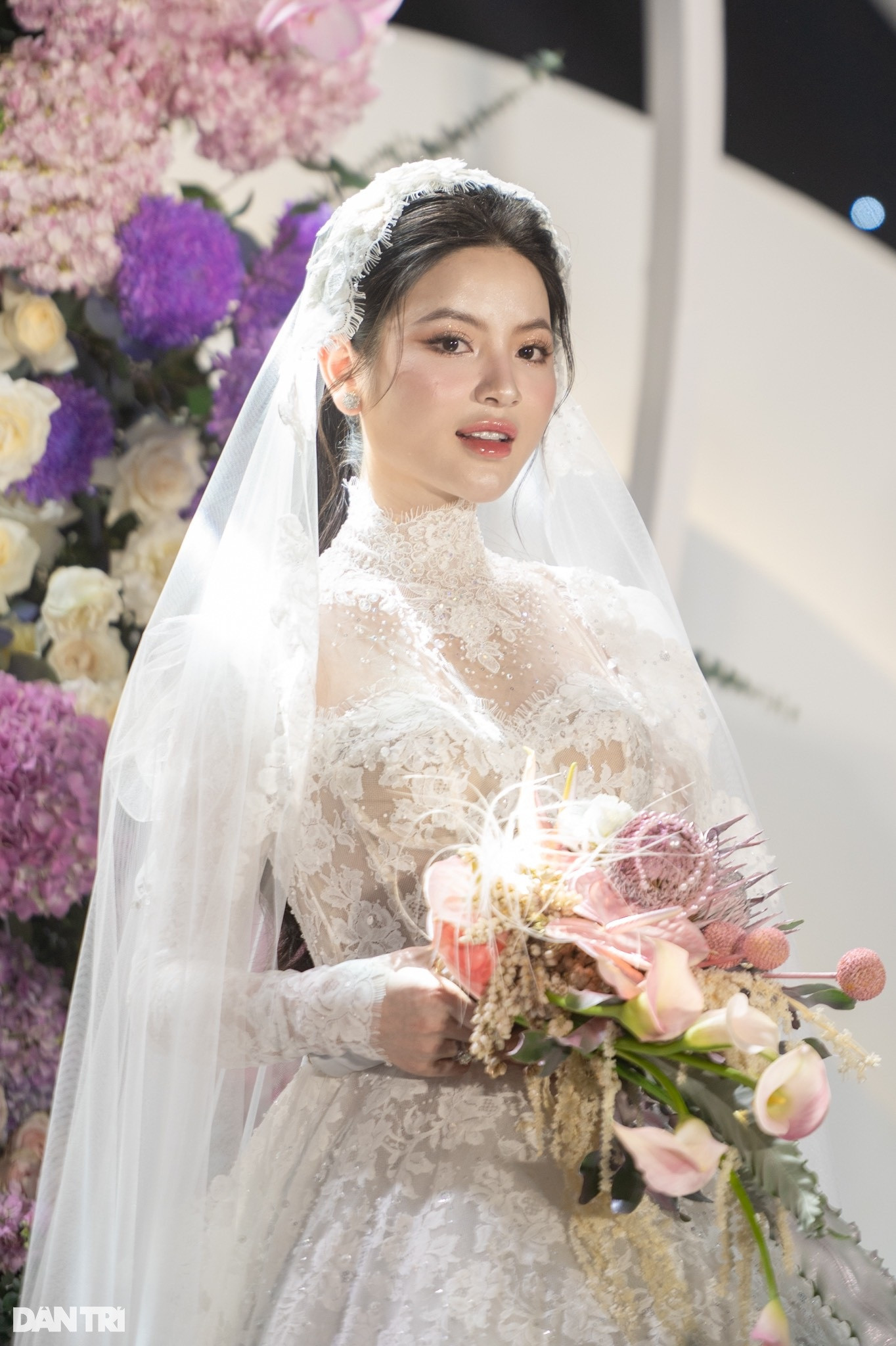 Cô dâu Chu Thanh Huyền xuất hiện xinh đẹp, sánh đôi tình tứ bên Quang Hải - 8