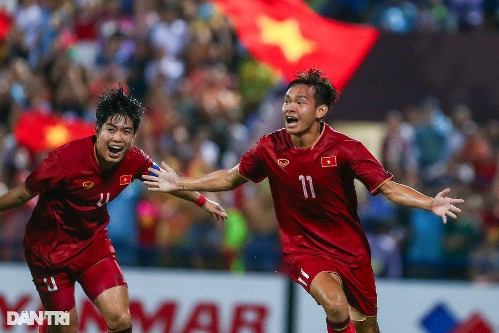 Vé xem U23 Việt Nam đá giải U23 châu Á rẻ bằng… hai bát phở - 2