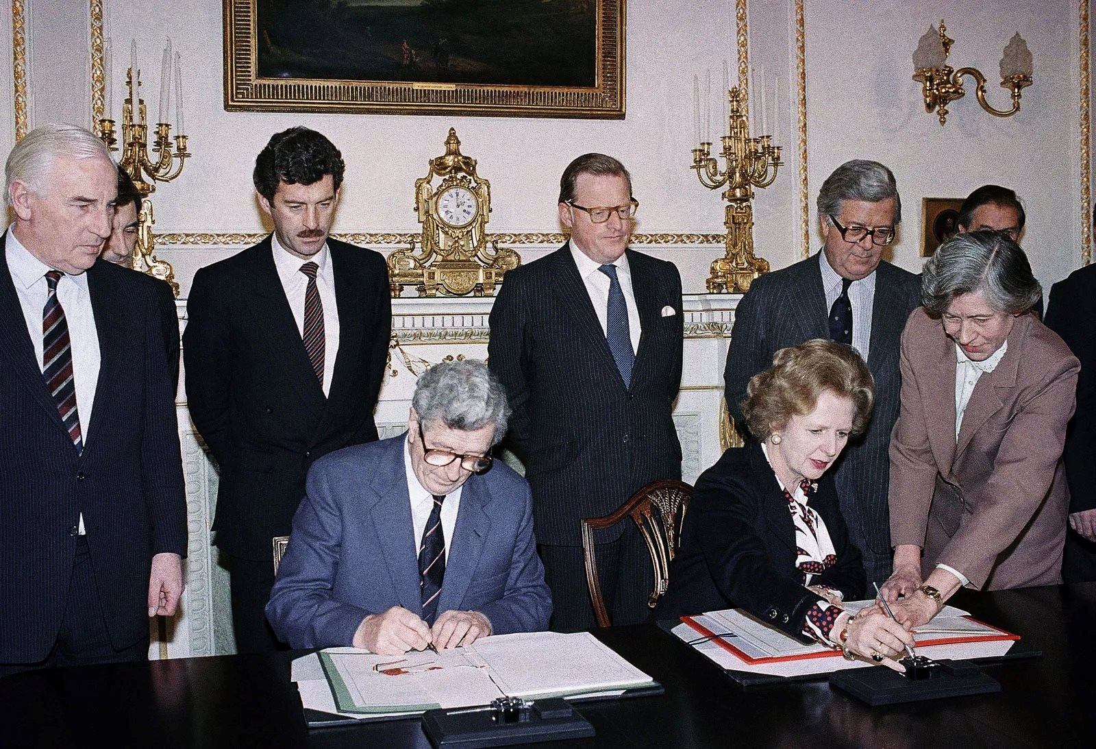garret-fitzgerald-and-margaret-thatcher-signing-anglo-irish-agreement-novemnber-15-1985_11zon.jpg