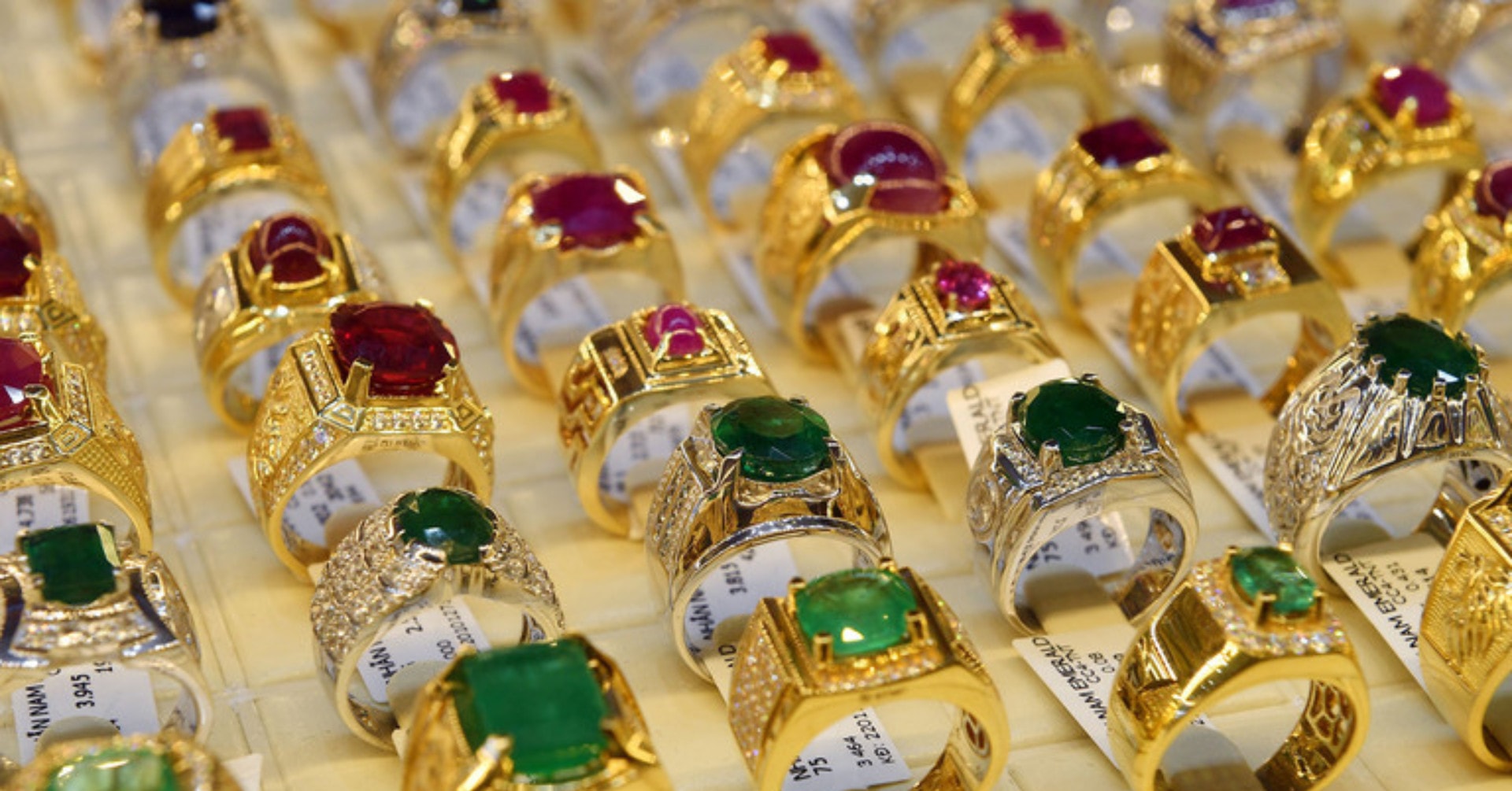 Giá vàng nhẫn tăng vùn vụt, lên đỉnh cao mới 75 triệu đồng