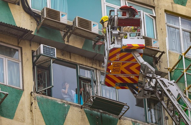 Cháy lớn tại tòa nhà cao tầng ở Hồng Kông (Trung Quốc), 40 người thương vong ảnh 2