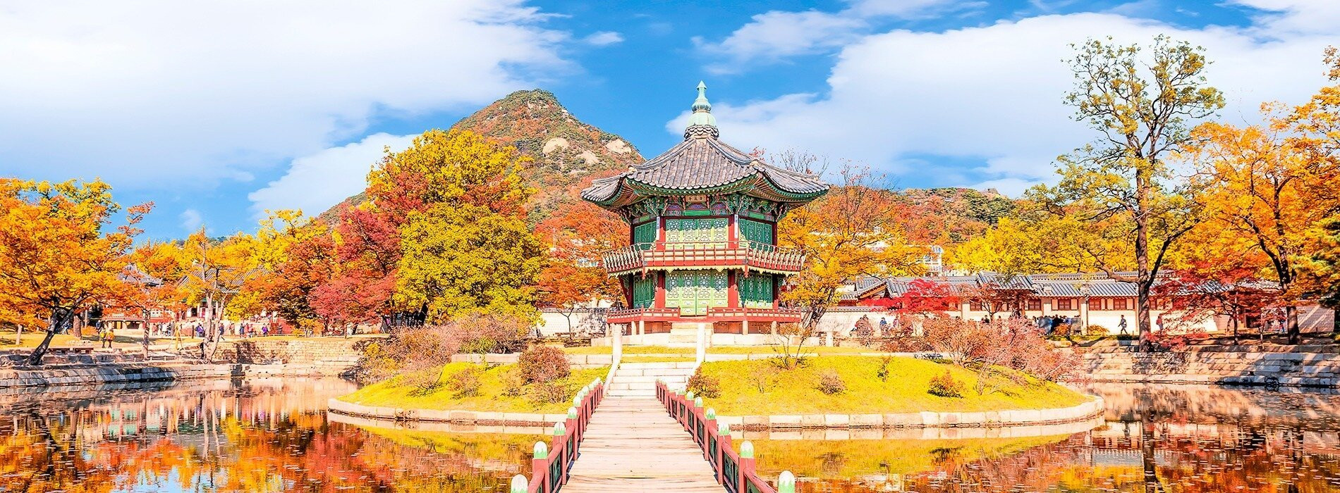 Nằm ở trung tâm Seoul, cung điện Changdeokgung có khung cảnh đẹp tới mê hồn. (Ảnh: Agoda)