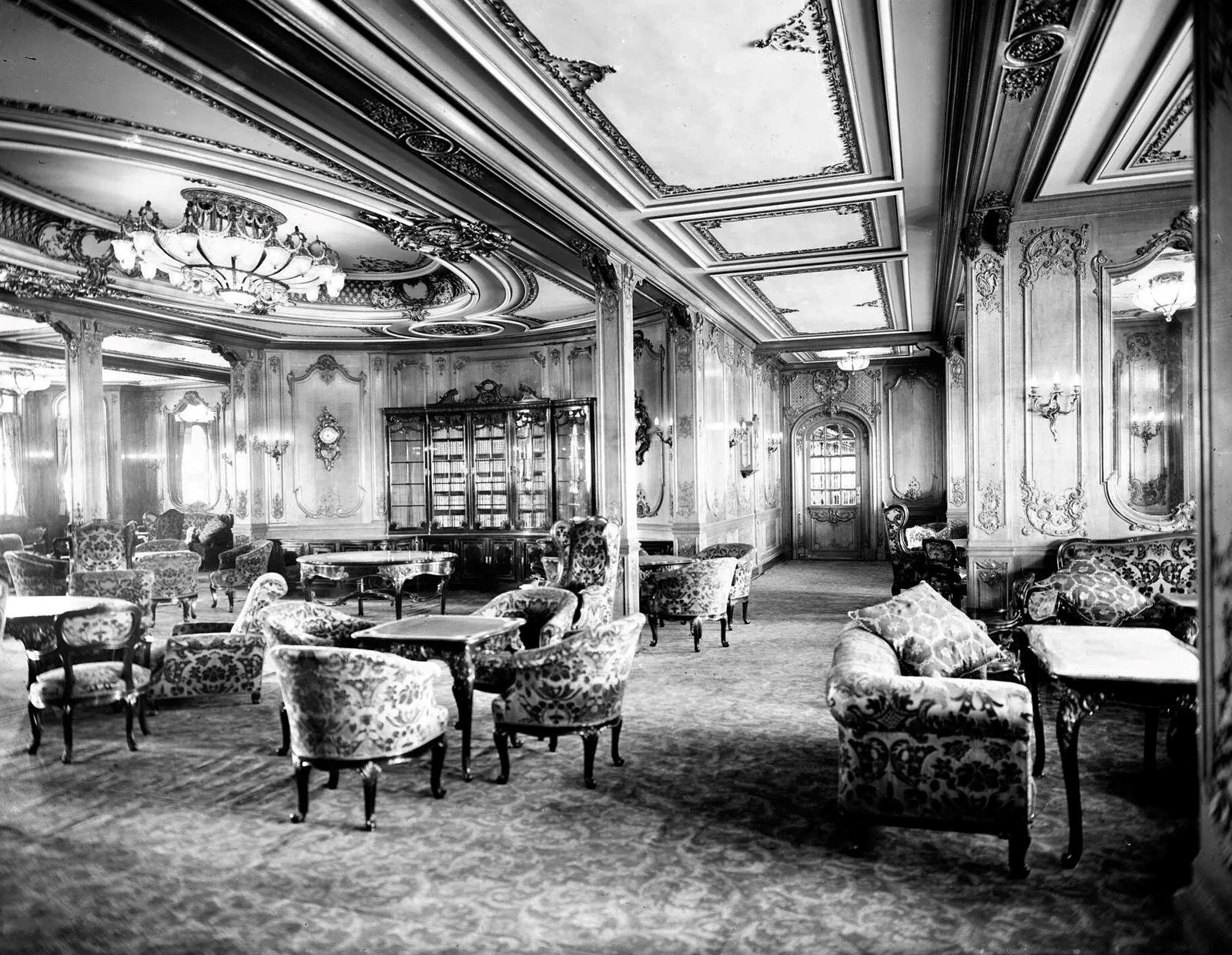 first-class-lounge-titanic_11zon.jpeg