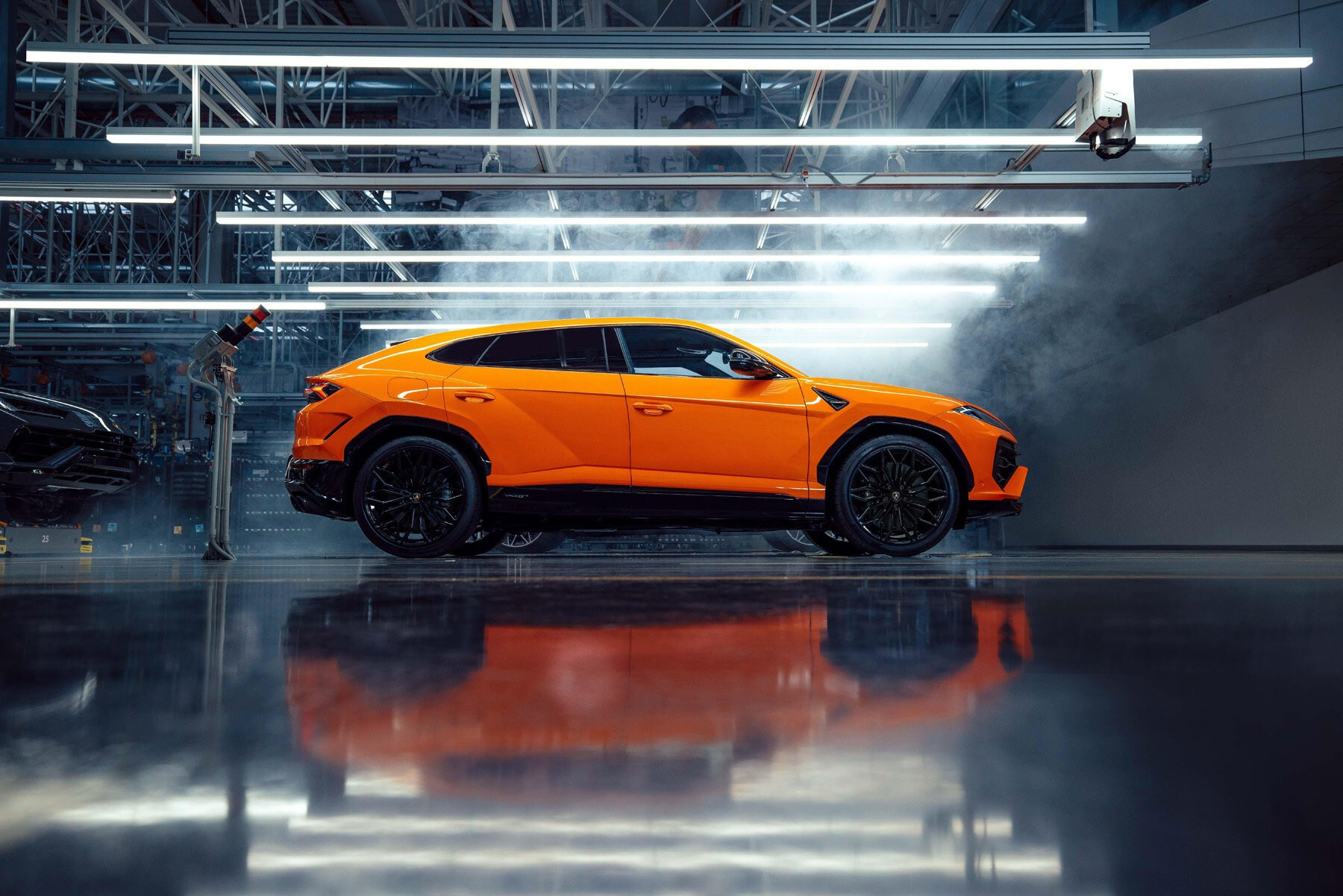 Nhờ kết hợp với motor điện, Lamborghini Urus SE mạnh mẽ hơn 