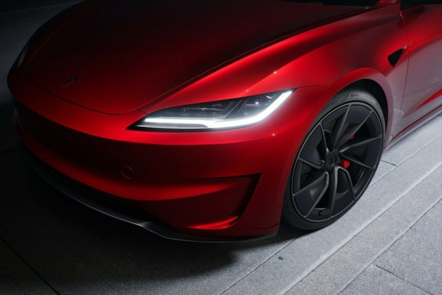 Xe điện rẻ nhất của Tesla có bản mới với sức mạnh tiệm cận siêu xe ảnh 6