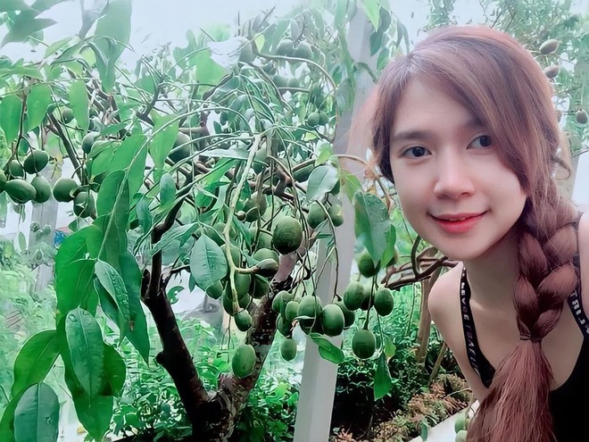 Đại gia U60 đưa mỹ nhân kém 17 tuổi về biệt thự ngoại ô trị giá hàng triệu đô để học trồng rau, làm vườn-9