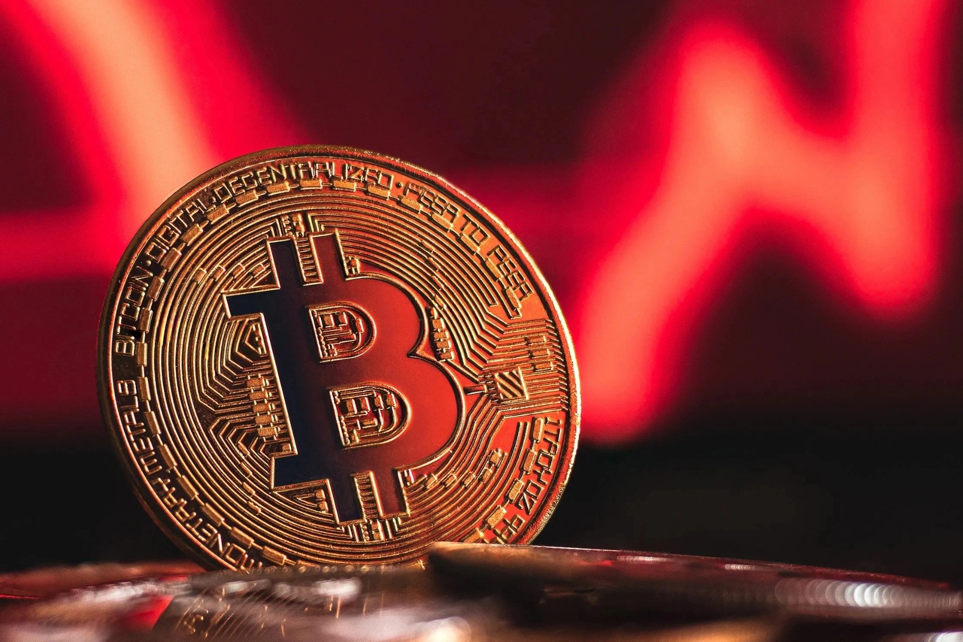Giá Bitcoin giảm xuống mức thấp nhất trong 2 tháng qua - 1