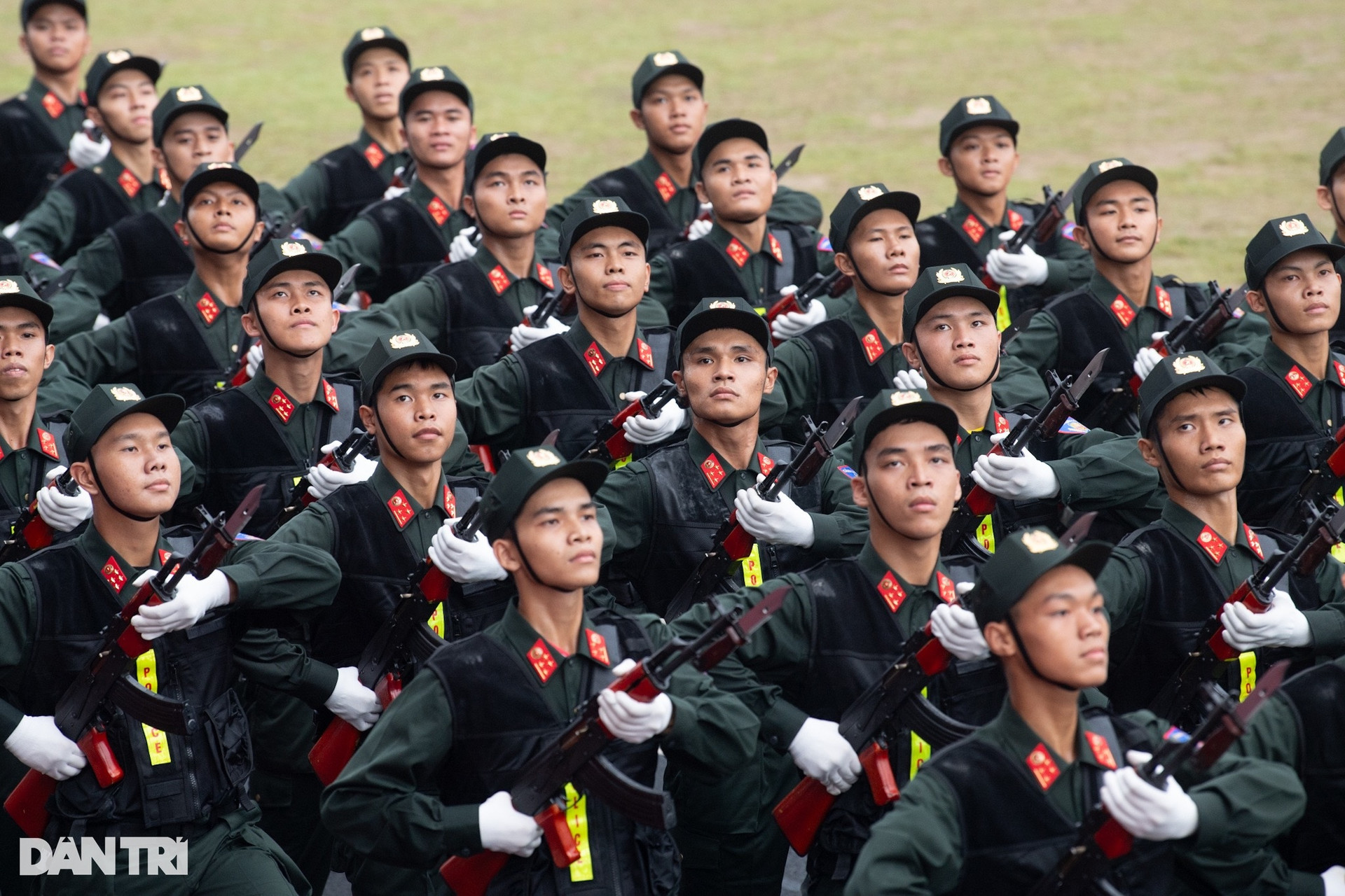 Hình ảnh ấn tượng Lễ diễu binh kỷ niệm 70 năm Chiến thắng Điện Biên Phủ - 12
