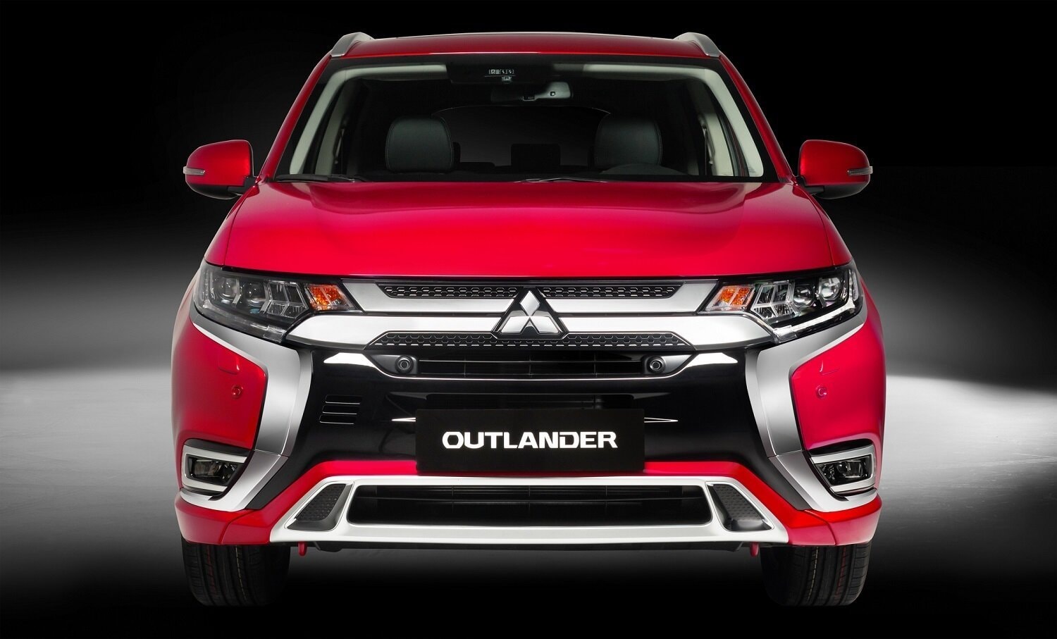 Mitsubishi Outlander giá từ 825 triệu. (Ảnh minh họa).