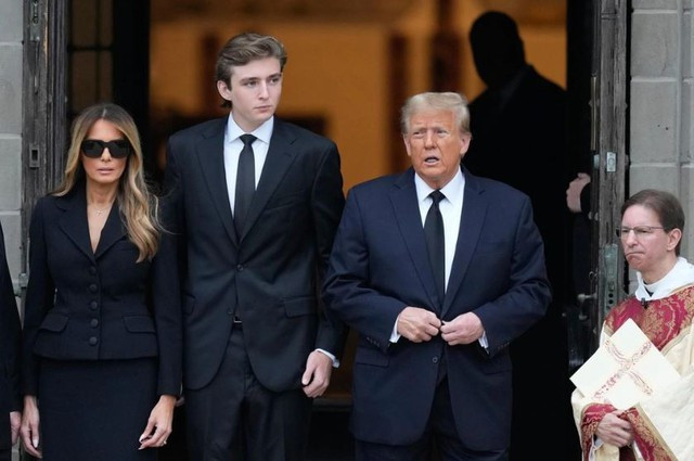 Barron Trump cao 2,01 m là thành viên có chiều cao vượt trội trong gia đình nhà Trump. Ảnh: New York Post