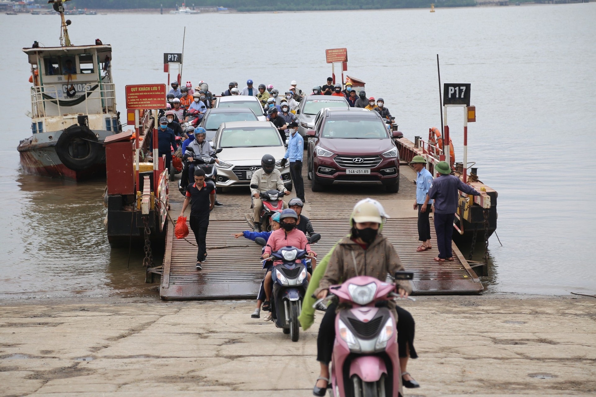 Những chuyến phà cuối cùng trên Bạch Đằng giang ảnh 1