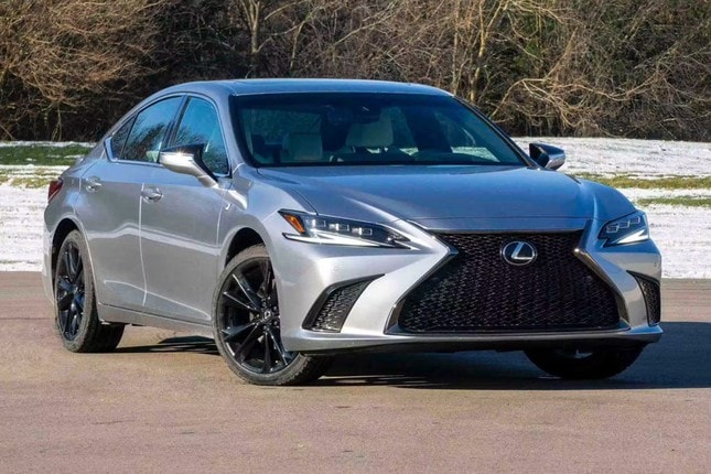 Lexus sắp điện hóa hoàn toàn dòng sedan ES ảnh 1