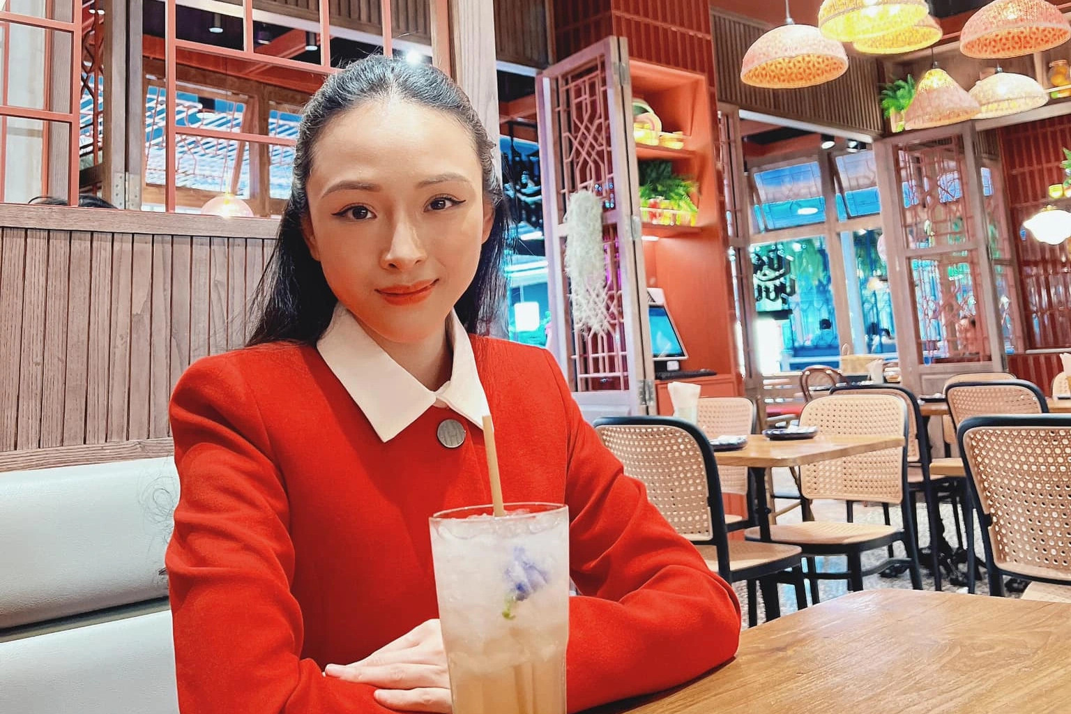 Trương Hồ Phương Nga ở tuổi 37: Bán hàng online, không nhận lời tán tỉnh - 3