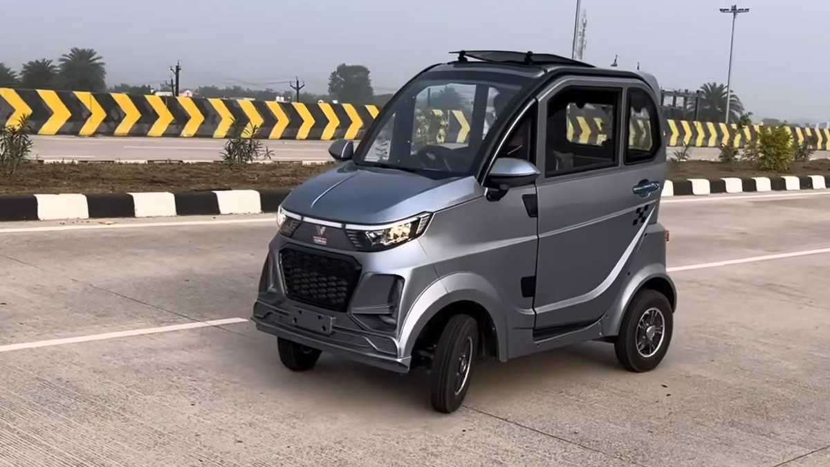 Mẫu ô tô điện 3 chỗ có giá rẻ hơn xe máy