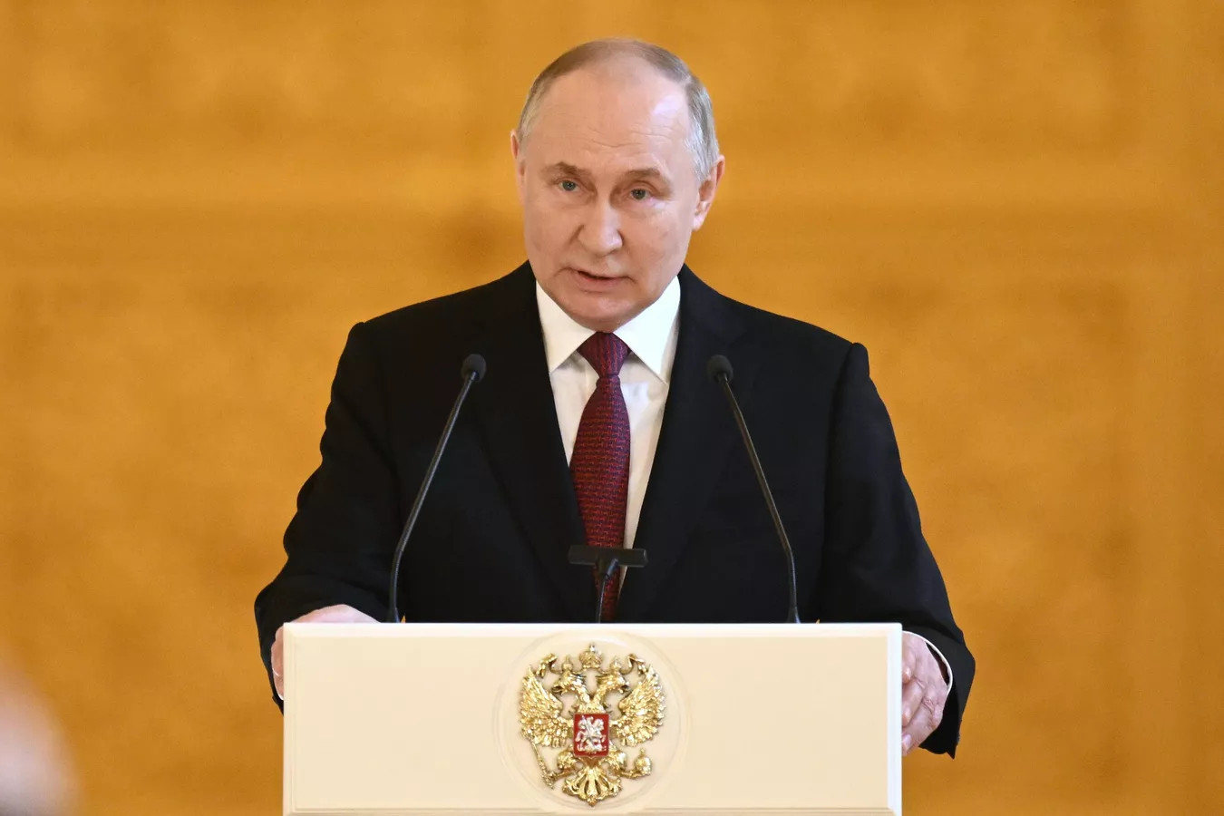 Tổng thống Putin: Ông Zelensky đã mất tư cách tổng thống Ukraine - 1