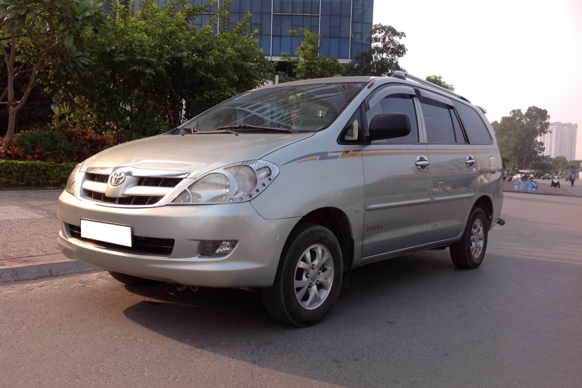 Toyota innova 1.jpg