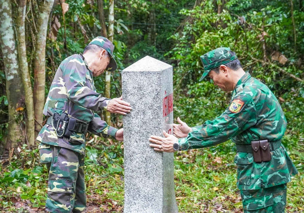 tuyến biên giới Việt - Lào