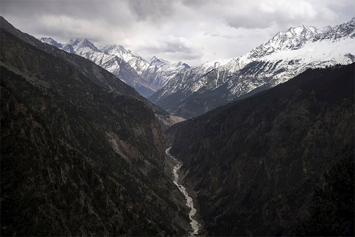  Dãy Himalaya đang chứng kiến tỷ lệ tuyết thấp kỷ lục. 