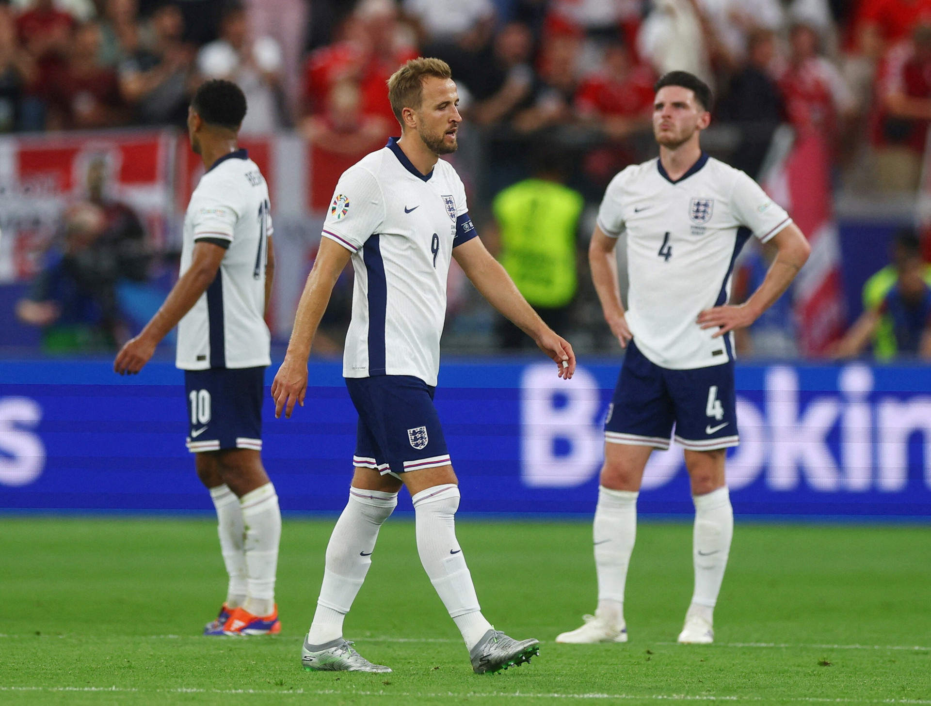 Tuyển Anh thi đấu thiếu thuyết phục trong hiệp 2, đành chấp nhận kết quả hòa 1-1 trước Đan Mạch.