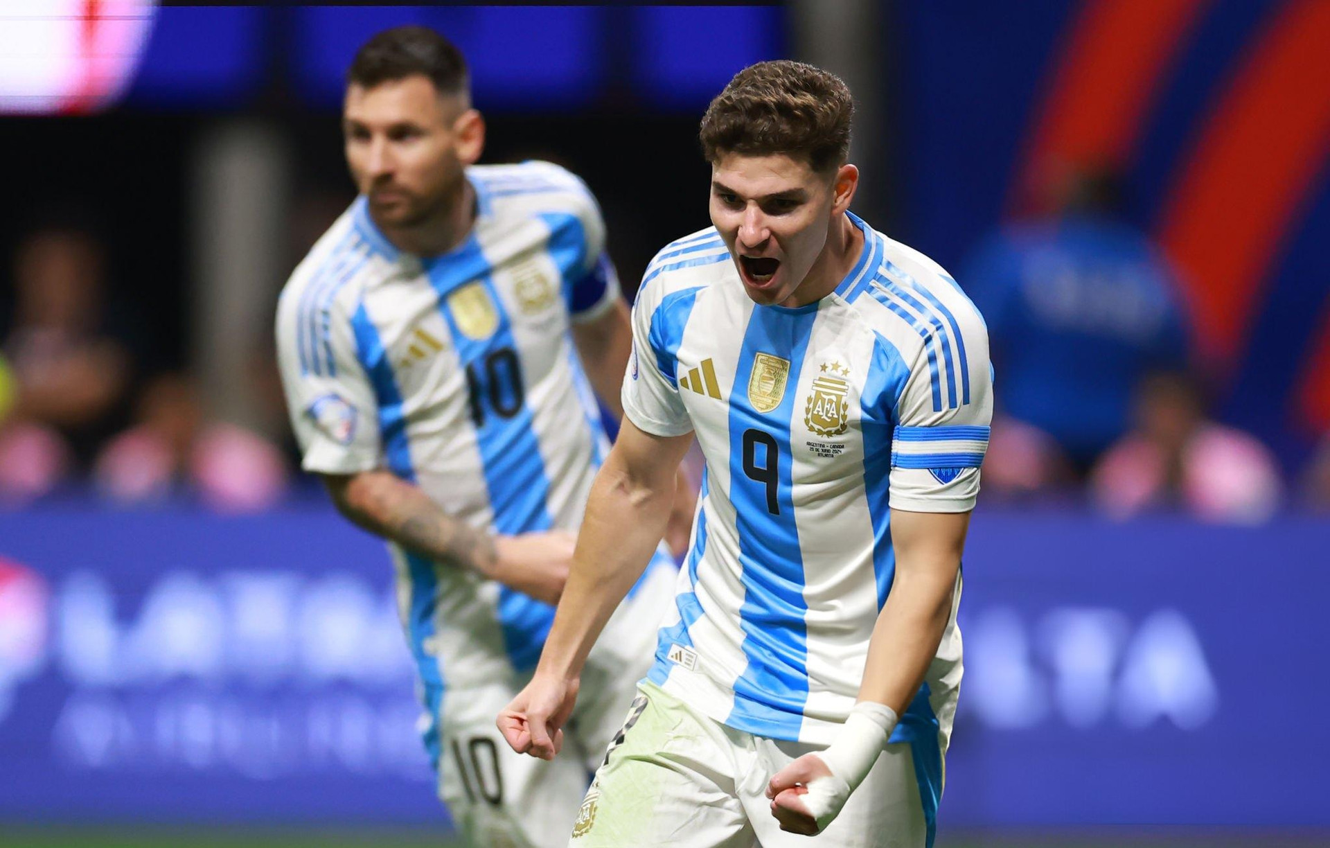 Messi đặt dấu ấn, Argentina đánh bại Canada - 1