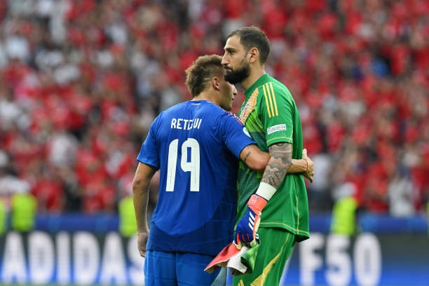 Thua bạc nhược trước Thụy Sĩ, Italy trở thành cựu vương ở Euro - 2