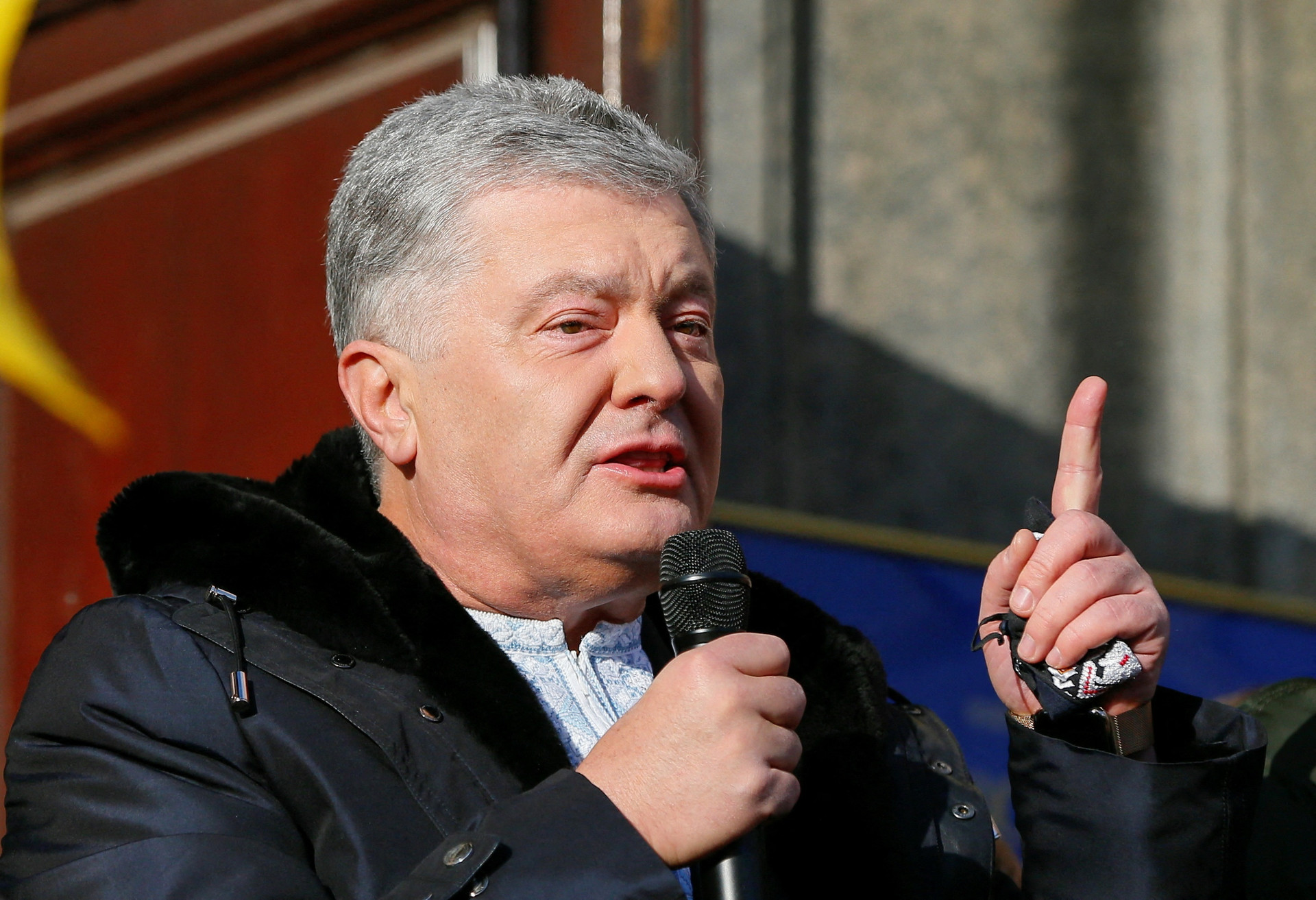 Nga tịch thu tài sản của cựu Tổng thống Ukraine Poroshenko - 1