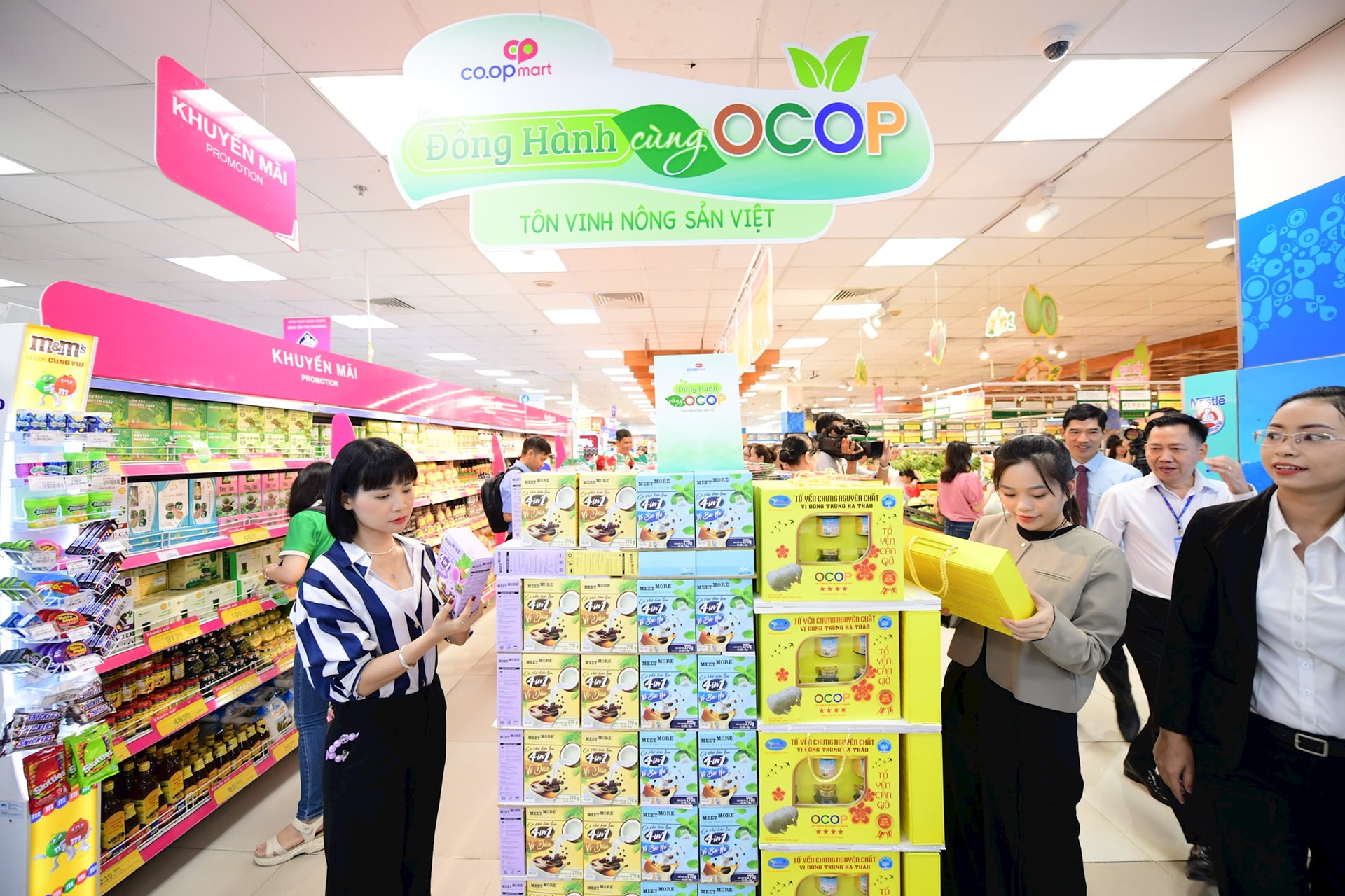 co.opmart-co.opxtra-ho-tro-va-uu-tien-cac-cac-vi-tri-dac-dia-nhat-trong-sieu-thi-danh-cho-hang-ocop.jpg
