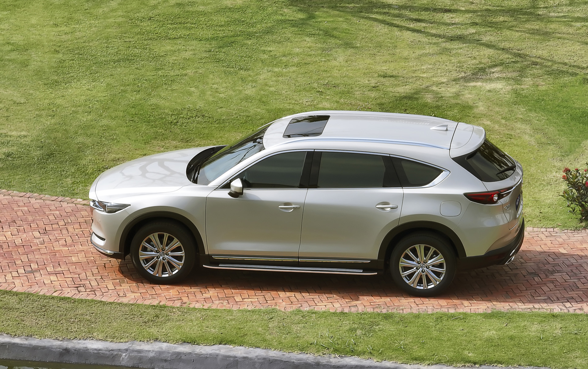 mazda_cx 8.jpg