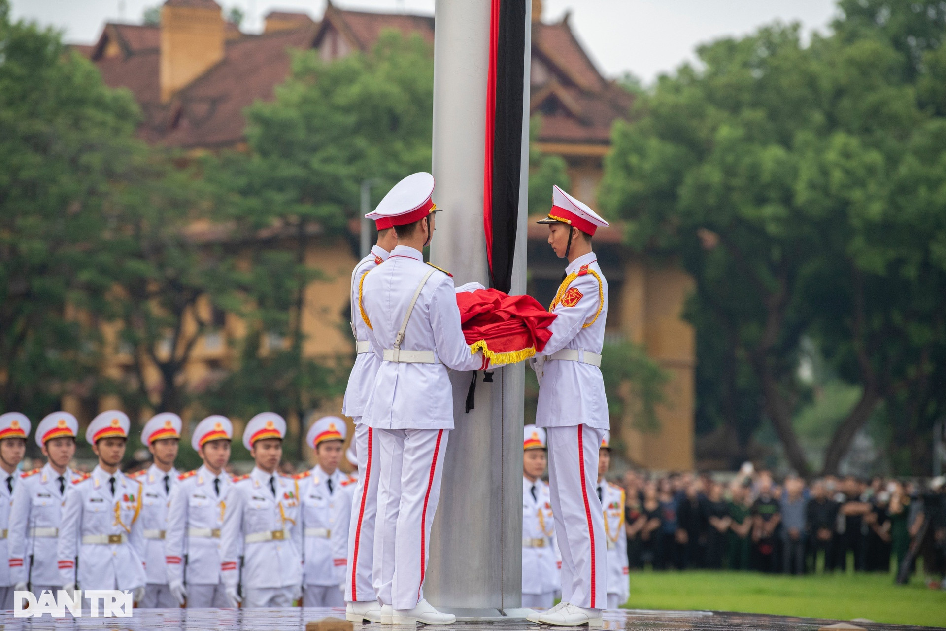 Trang nghiêm Lễ thượng cờ rủ Quốc tang Tổng Bí thư Nguyễn Phú Trọng - 6