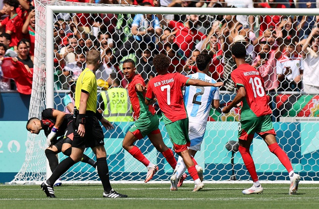 Cú sốc đầu tiên ở Olympic: Argentina thua Morocco 1-2 sau trận đấu 